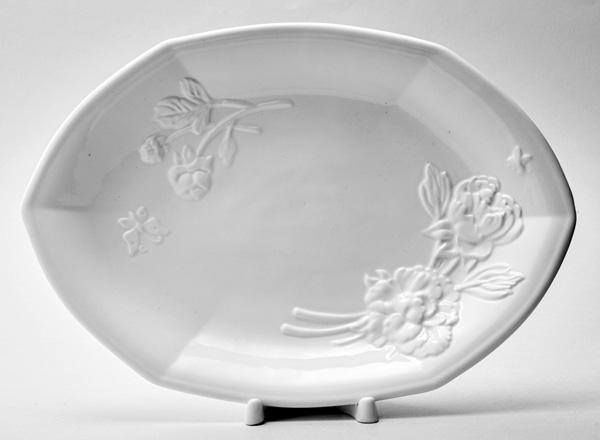 Блюдо овальное Цветочный рельеф Белый