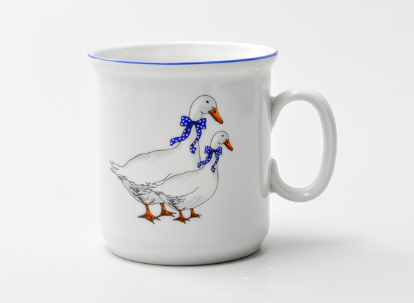 Mug Geese. Two geese are looking to the right GASTON