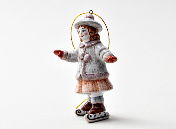 Елочная игрушка Девочка на коньках Девочка с коньками (серая шубка)