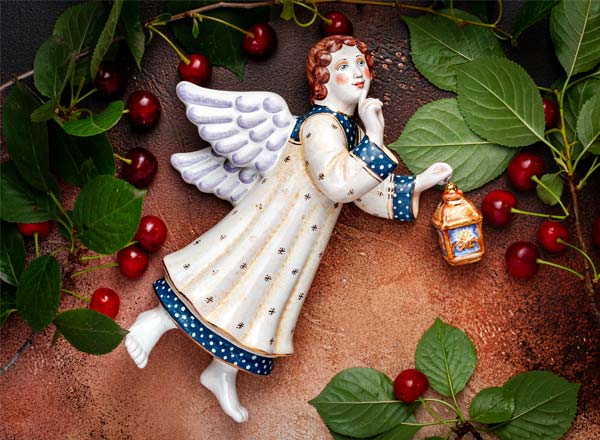 Скульптура Ангел настенный с фонариком 1