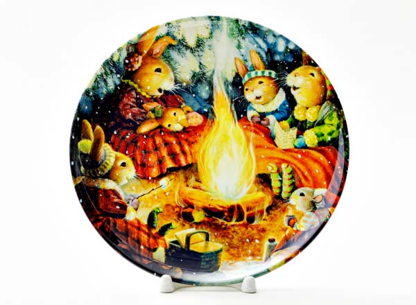 Декоративная тарелка  Кролики у костра