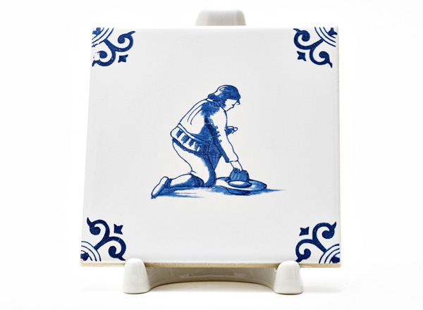 Изразец Голландский. Юноша приклонил колено