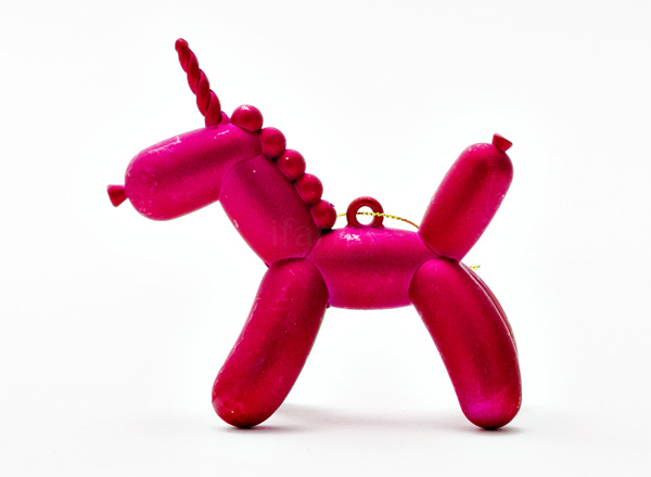 Елочная игрушка Единорог красный