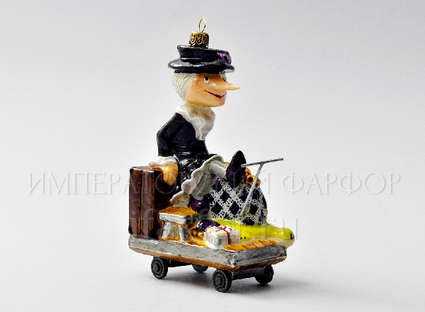 Елочная игрушка в подарочной коробке Шапокляк едет на пикник