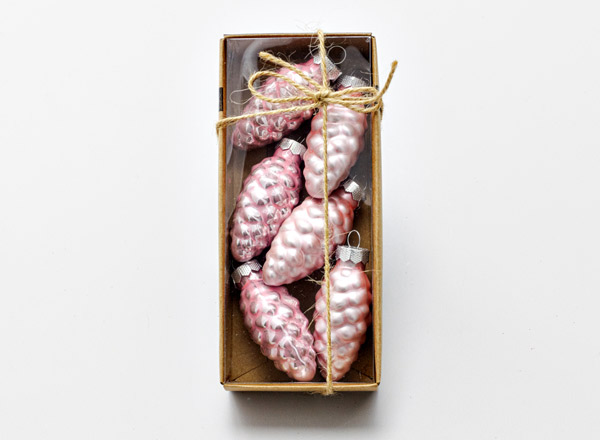 Набор елочных игрушек Нежная магнолия Шишка