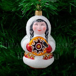 Елочная игрушка Девочка с бубном Якуты 105 мм.