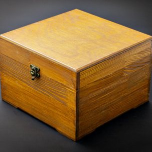 Шкатулка подарочная Шкатулка подарочная. Орех 2 Шкатулка 200 x 200 x 140 мм.