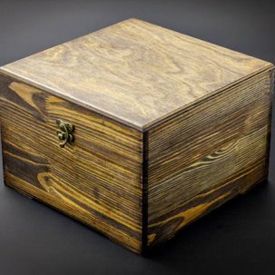 Шкатулка подарочная Шкатулка подарочная. Темный дуб Шкатулка 200 x 200 x 140 мм.