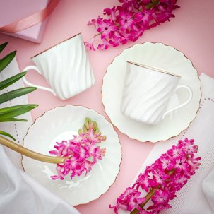 «Прекрасный, белоснежный цветок! Сколько нежной грусти и чистой, светлой радости в твоих, звенящих тонким ароматом, чаше