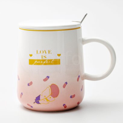 Кружка с крышкой и ложкой «Love is perfect (бело-розовая)» Форма: Royal Classics. Керамика. 530 мл.