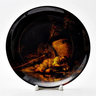 Декоративная тарелка Гера, спрятавшаяся во время битвы Богов с Гигантами