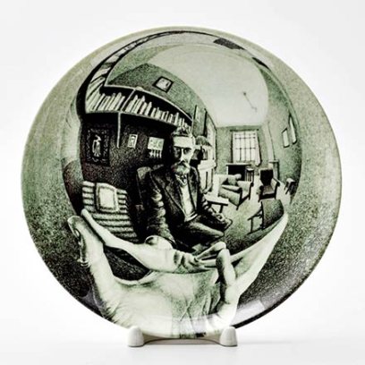 Декоративная тарелка Автопортрет в сферическом зеркале