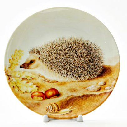 Декоративная тарелка Натюрморт с ежиком, улиткой и каштанами