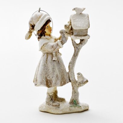 Елочная игрушка Девочка с кормушкой