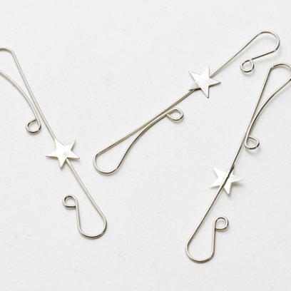 Крючки двойные со звездой для елочных игрушек Серебряный Крючки двойные со звездой 18шт