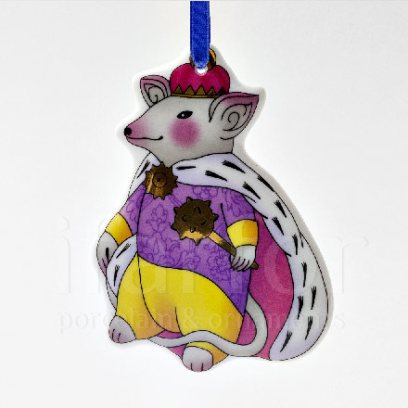 Елочная игрушка «Мышиный король» Твердый фарфор. 83 x 111 мм.