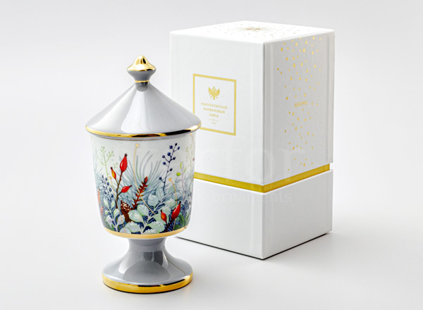 Свеча ароматическая в фарфоровом подсвечнике Загадочный лес Календа серый