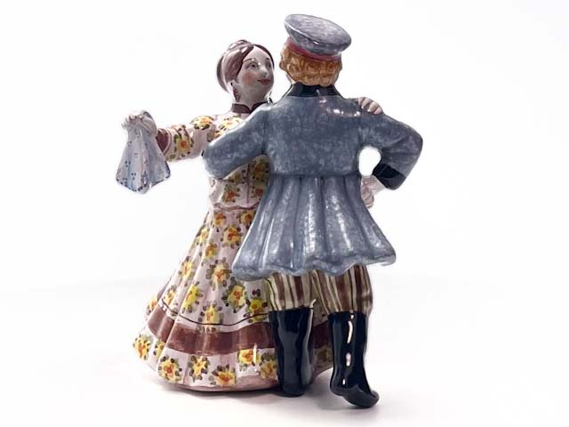 Елочная игрушка «Кадриль» Форма: Кадриль. Майолика. 75 x 90 мм.