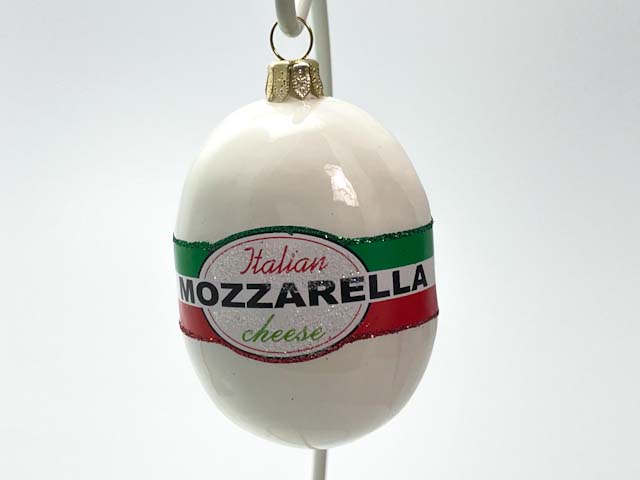 Елочная игрушка «Сыр Mozzarella» Стекло. 50 x 85 мм.