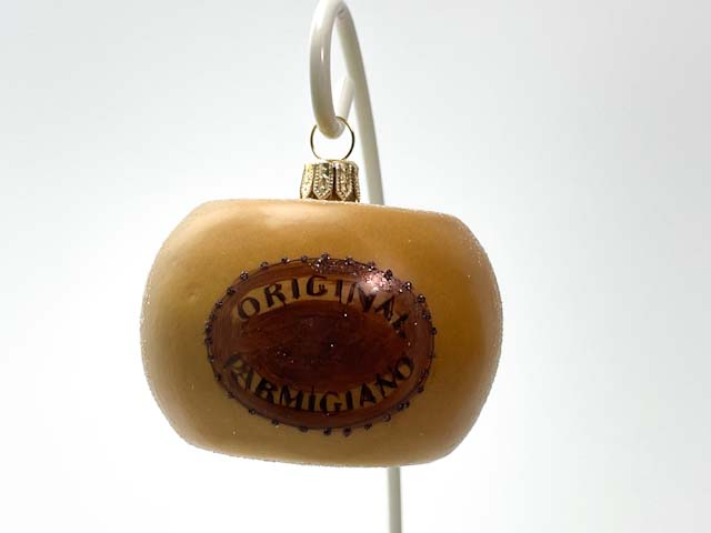 Елочная игрушка «Сыр Parmigiano» Стекло. 65 x 60 мм.
